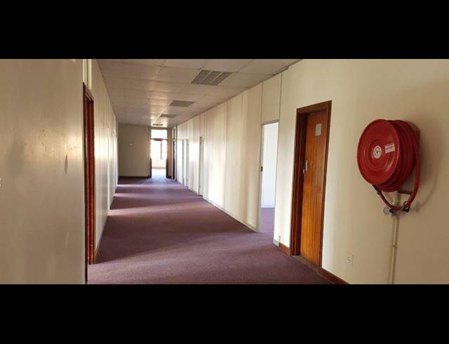 575M² OFFICE TO LET IN NDABENI